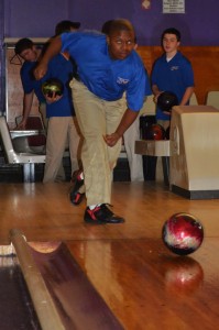 The highest scorer for Albany, Jahlil Young, bowls Monday./ Courtney Carr